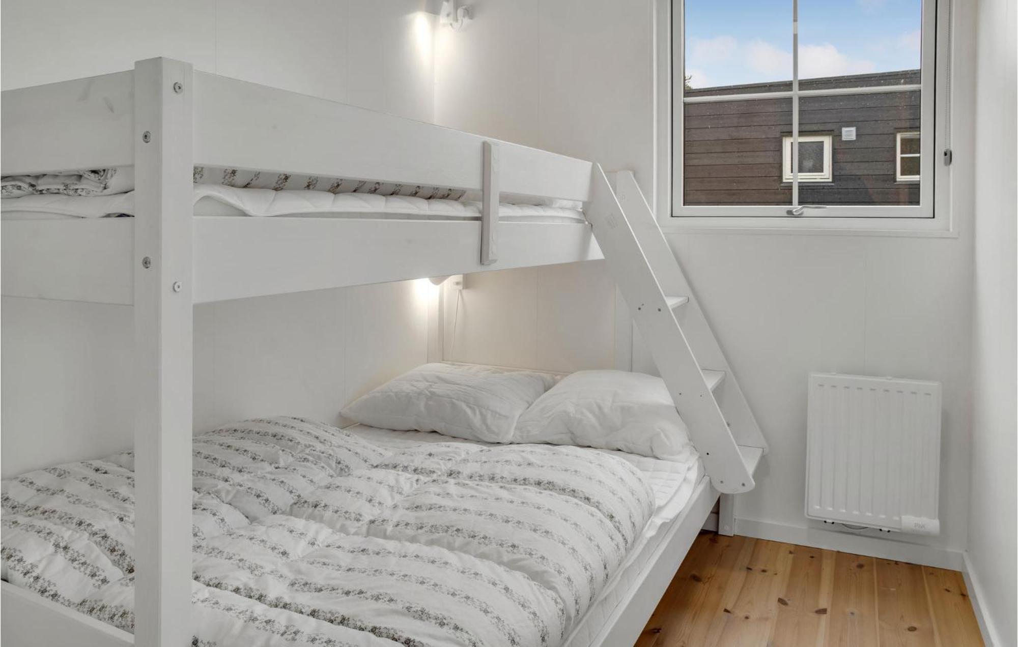 2 Bedroom Gorgeous Apartment In Vaeggerlose Boto By Экстерьер фото